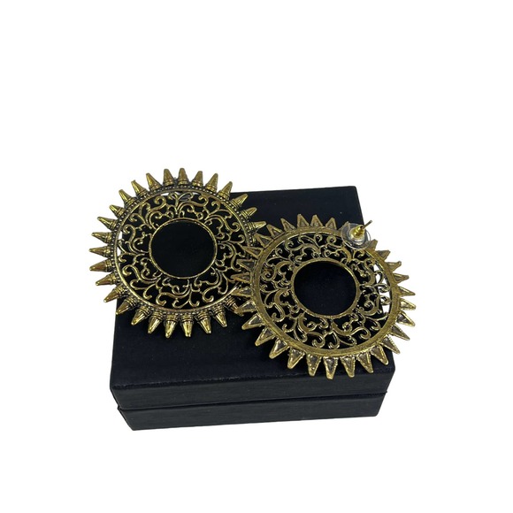 THE MOTIF SUN OXIDISED BOHO EARRINGS (GOLDEN) - Picture 3 of 4